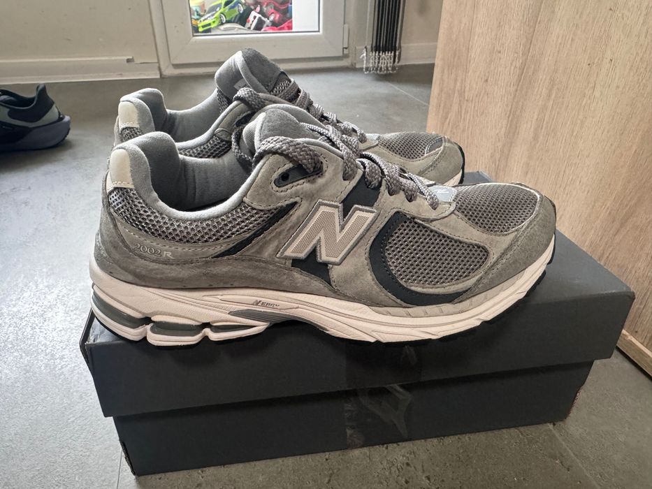 New Balance 2002R