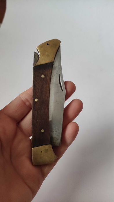 Сгъваема ножка с дръжка от дърво и месинг