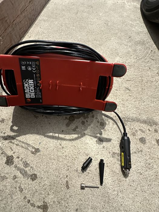 Компресор за помпане на гуми BLACK&DECKER ASI200