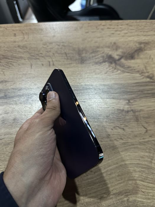 Iphone 14 pro, в хорошем состоянии