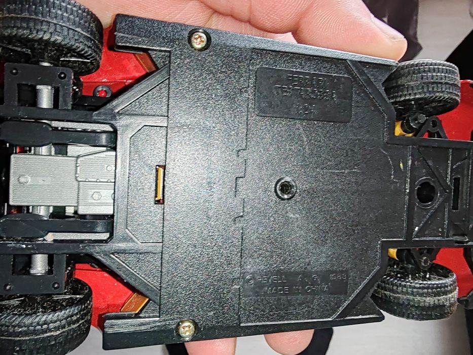 Vând Ferrari Testarosa macheta 1:24