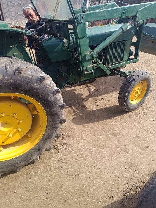Tractor de vânzare în stare foarte buna de funcționare