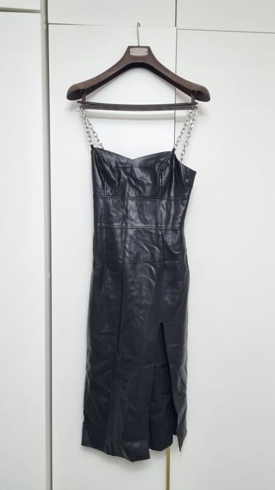 Продам чёрные платья без рукавов