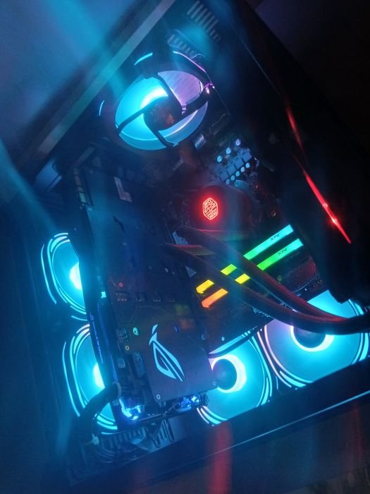 Vând sau  schimb PC calculator