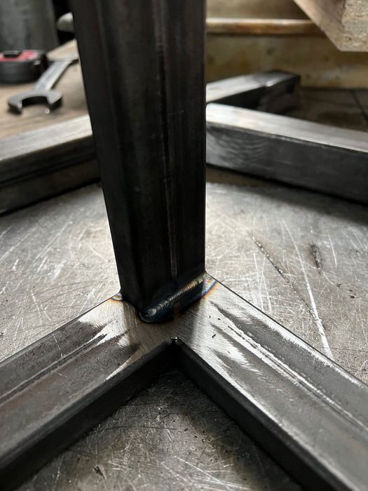 Заваръчни услуги в София
Аргоново и телоподаващо (цех/мобилни)