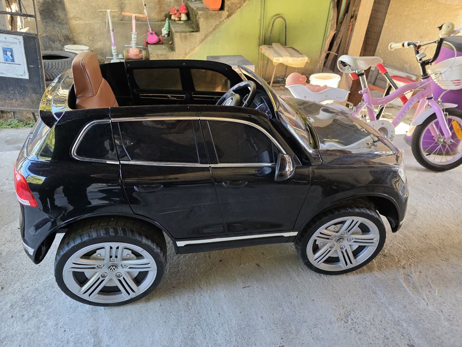 Vw Touareg електрическа количка с дистанционно