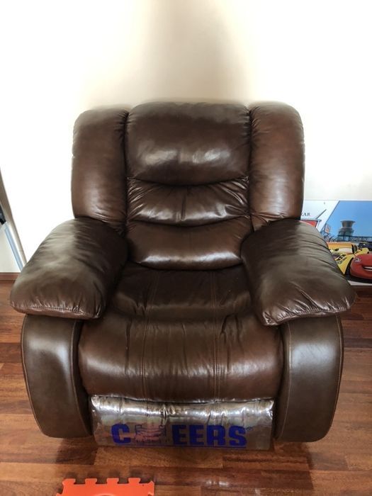 Canapea pat cu doua fotolii din piele naturală