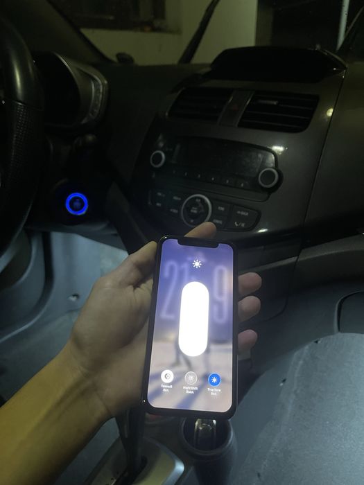 Iphone 11 pro sotiladi srochna