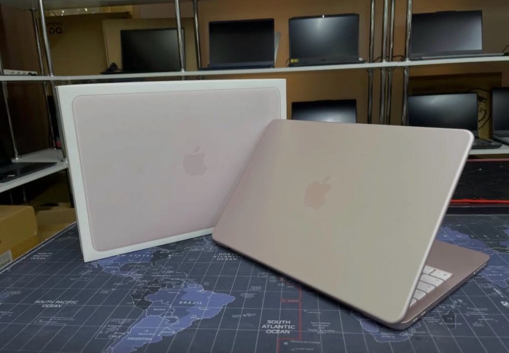 Новый Apple MacBook 13/A18Pro/8GB/256SSD