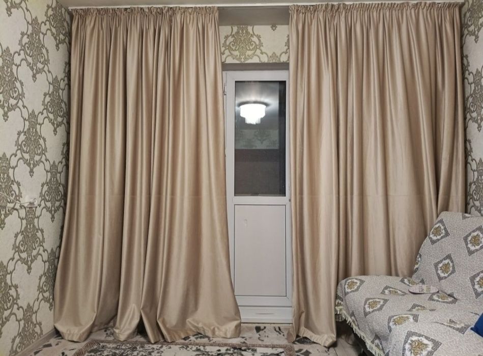 Продаю шторы велюр бежевый