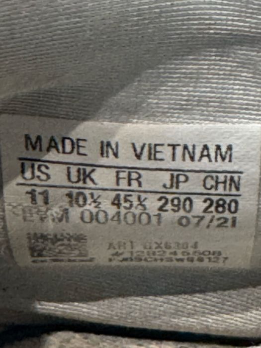 Маратонки ADIDAS OZWEEGO .Номер 45.5