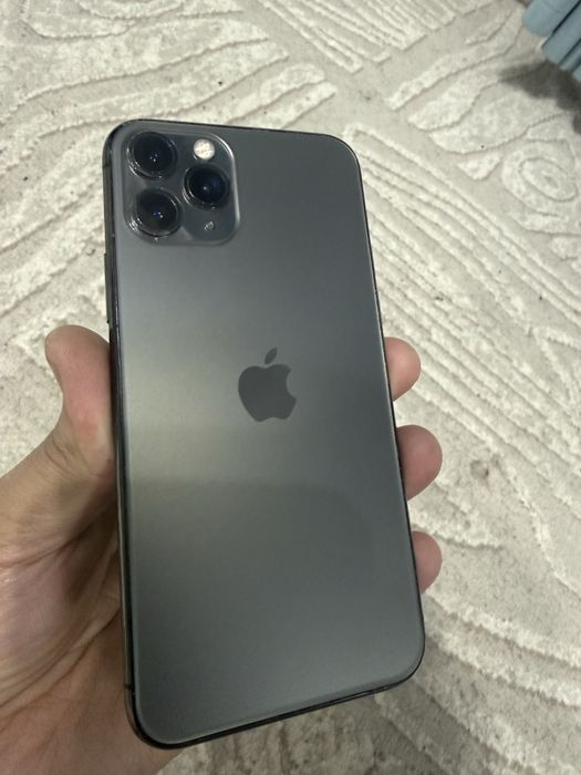 Iphone 11 pro bitta palasa bor ekranda qogan hamma joyi ishlidi