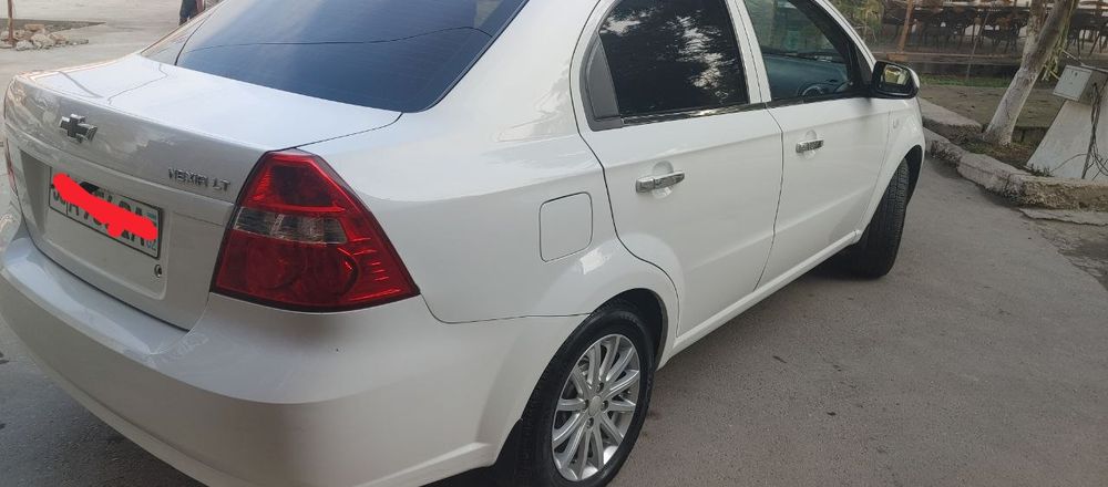 Avtomashina.nexia 3.radnoy