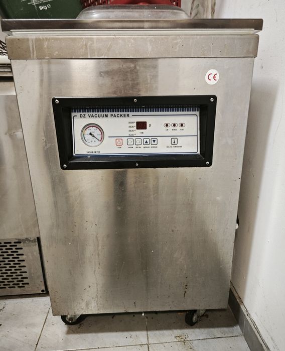 Професионални хладилници и хладилни маси на половин цена