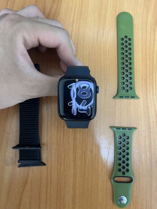 apple watch 8 series 45 mm + 3 ремешка