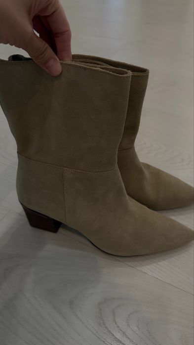Продам замшевые сапоги Zara