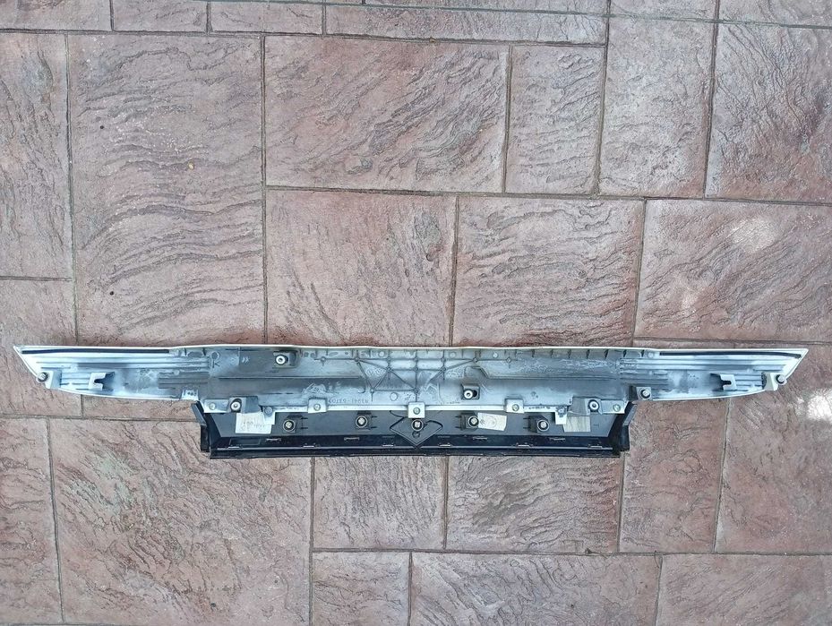 Vand bara spate ,ornament negru si haion S-Cross Hybrid  1.4  an 2022-2025---350 ron