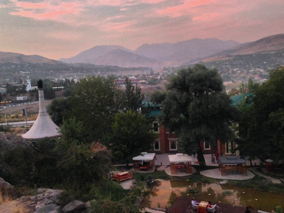 Продается загородный ресторан Чинарас