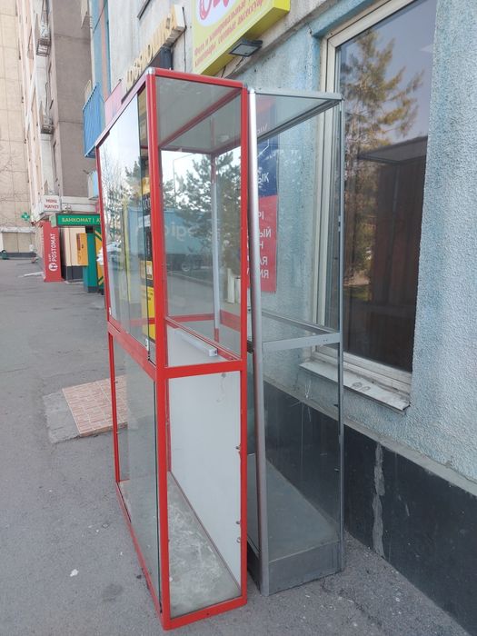 Витрины стекло высокий