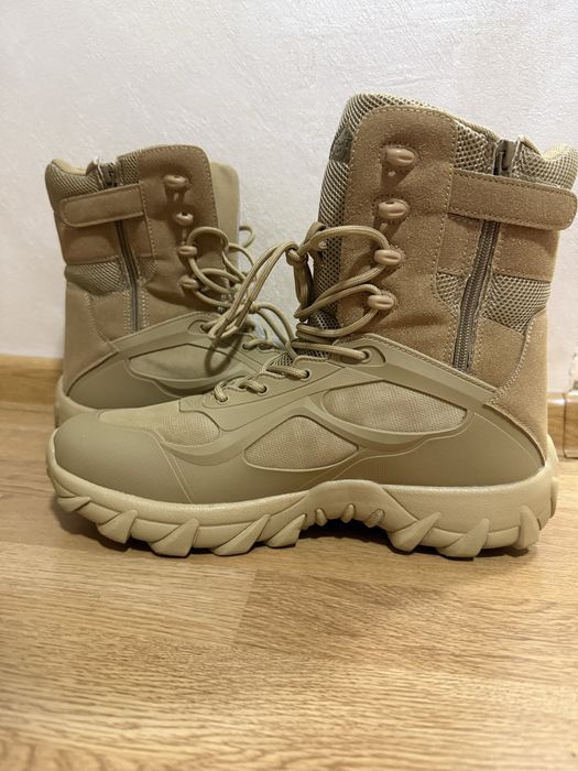 Мъжки бежови боти