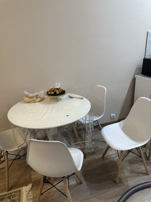 Стол 4 стул 1 срочноо!!! Продаю