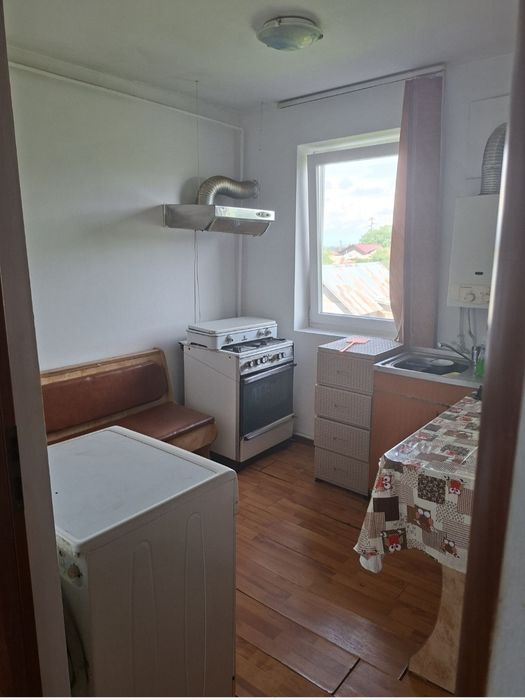 Vand apartament 2 camere decomandat in Calinesti jud. Prahova
