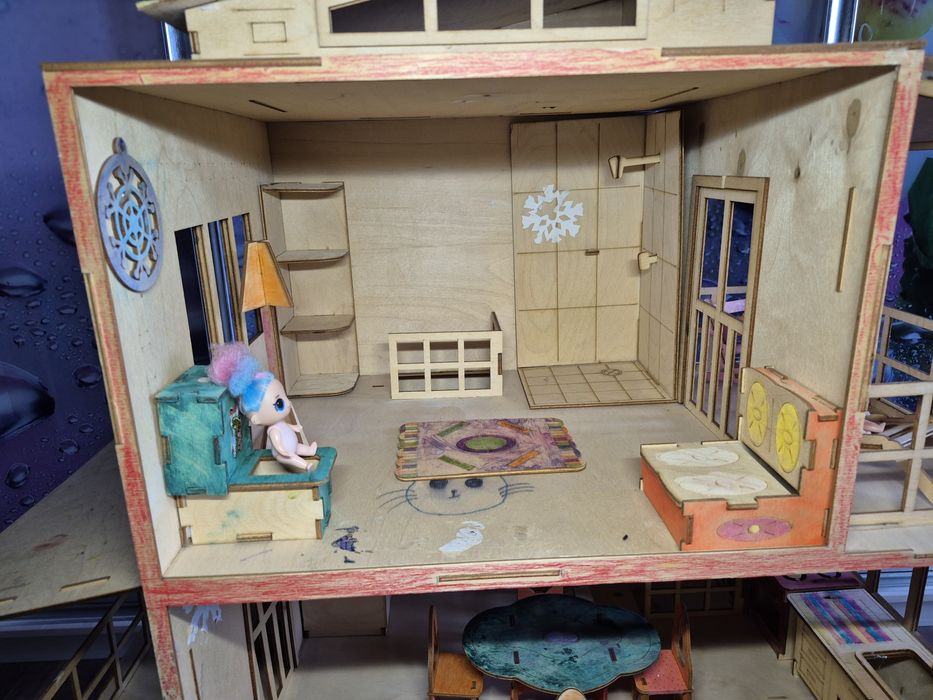 Кукольный домик.Трех этажный