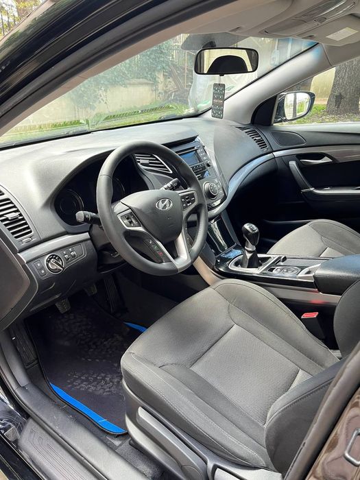 Продавама Hyundai i40