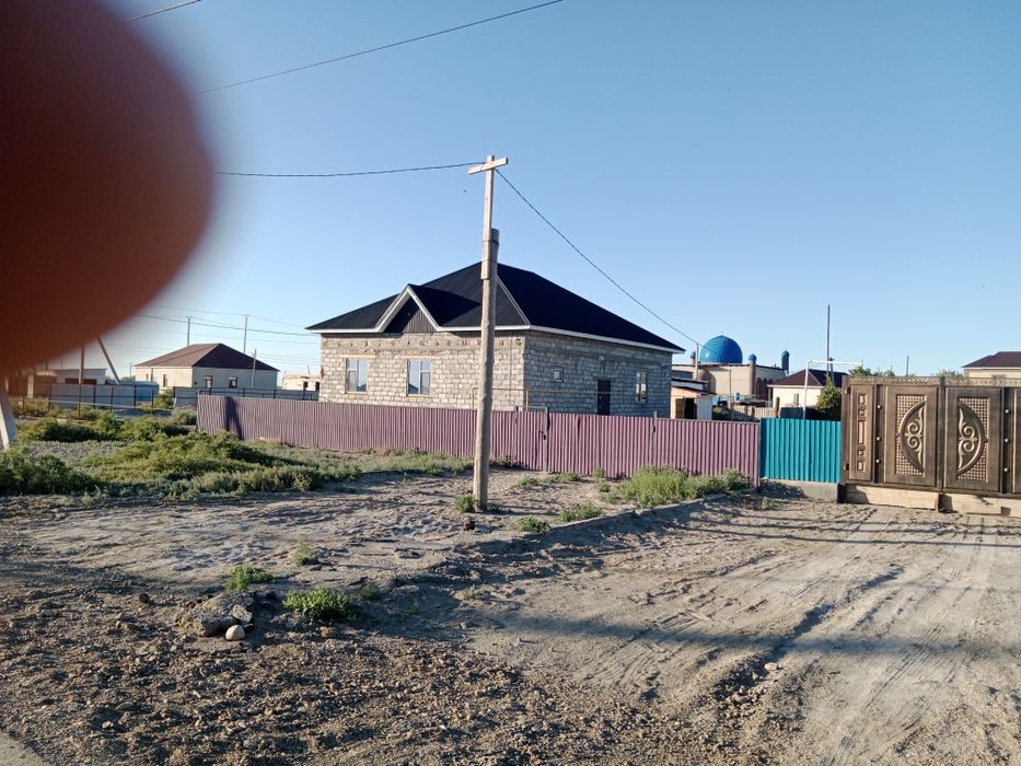 Титовта 80% біткен 7 бөлмелі үй сатылады