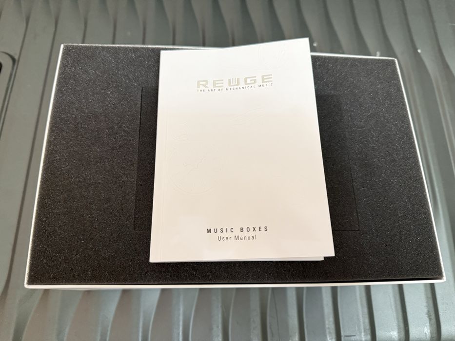 Новая швейцарская музыкальная шкатулка REUGE
