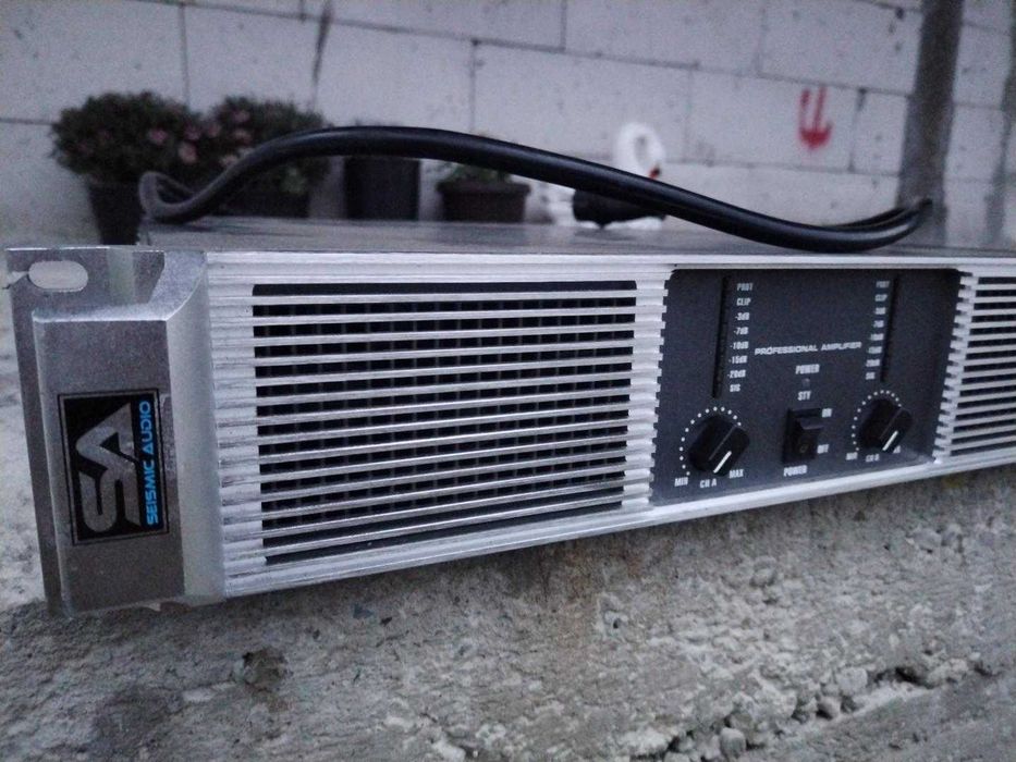 Vând sau schimb boxe cu amplificator și mixer bluetooth