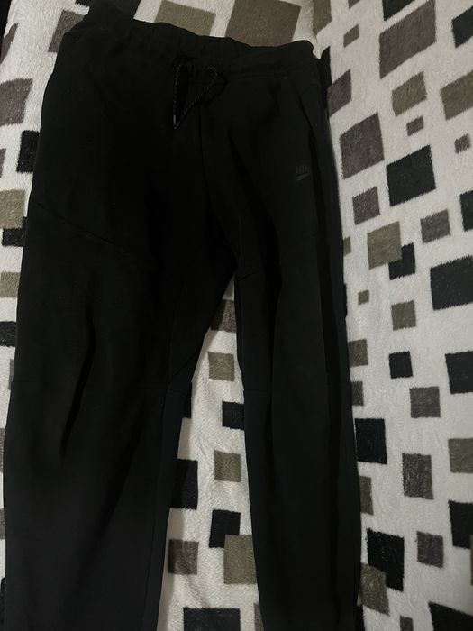 Pantaloni Nike in stare buna, marimea M