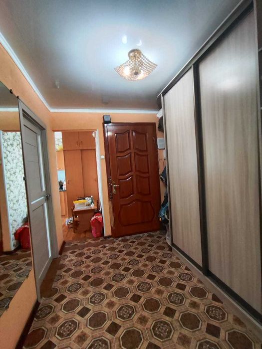 Продается 3 комнатная квартира