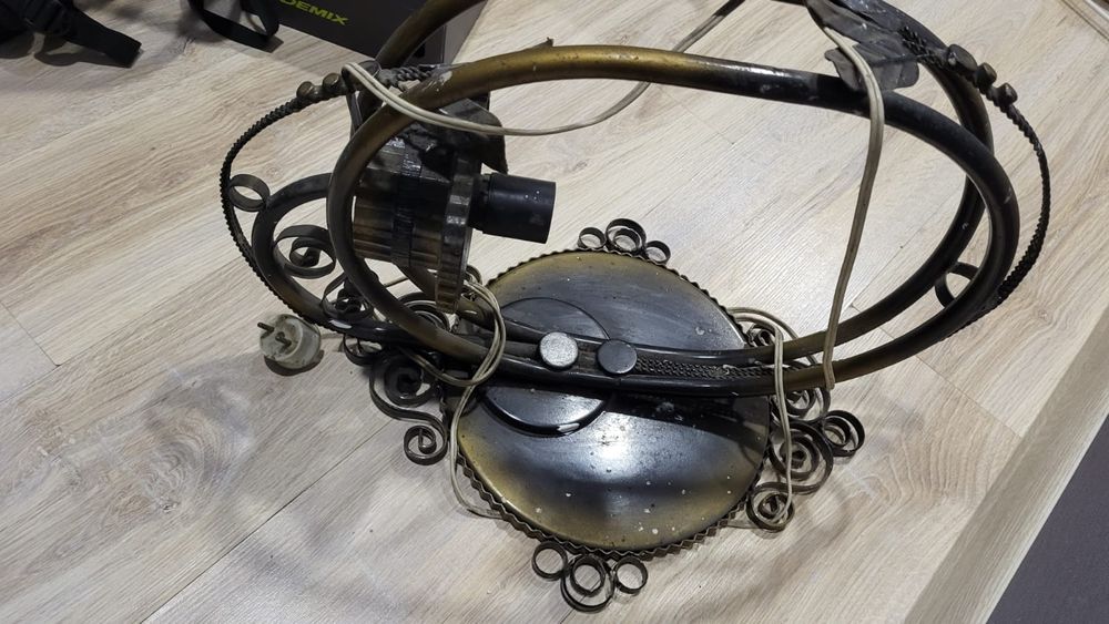 Продам зеркало со светильником