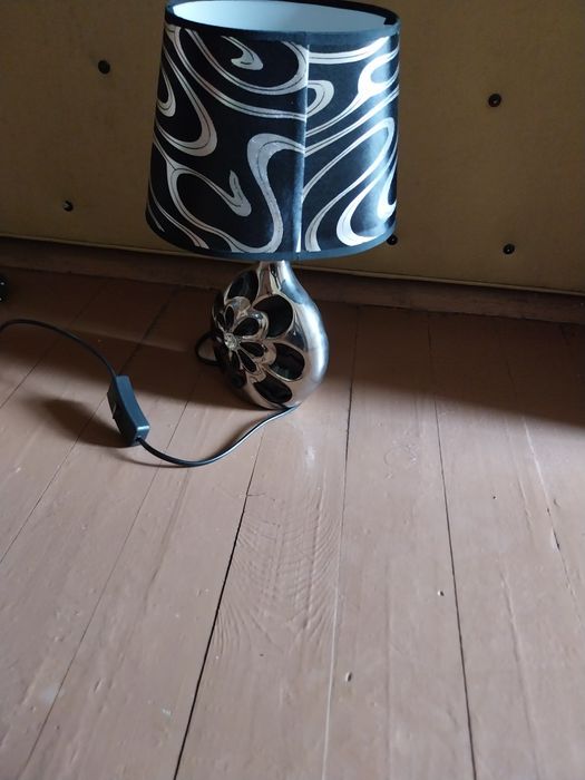 Продавам нощна лампа в много добро састояние веднъж е използвана и е м