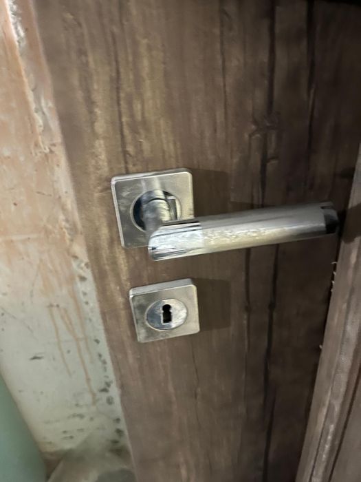 Am 5 Usi de interior