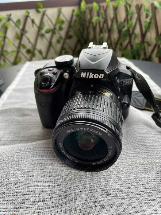 Vând aparat foto Nikon D3400 64k cadre