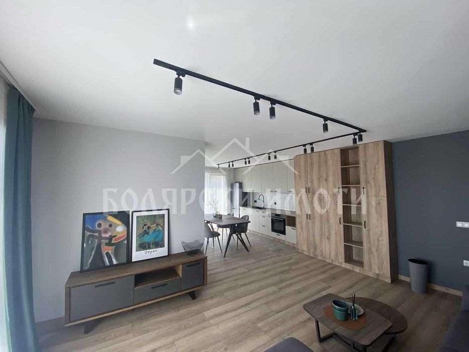 Продава се Тристаен апартамент в Велико Търново, Акация - 136 кв.м за 1912 €/кв.м - Снимка #1