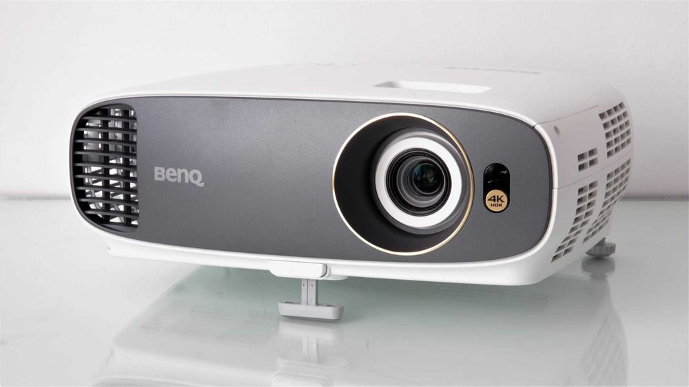 BenQ W1720 True 4K UHD HDR Video Projector, DLP, Home Theatre, 2000 Lumens 3D