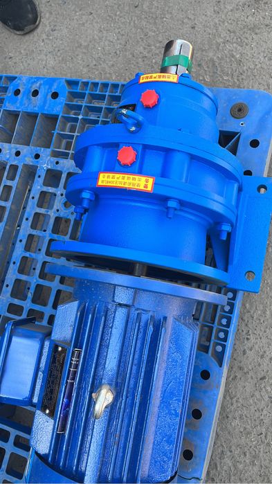 Мотор редуктор