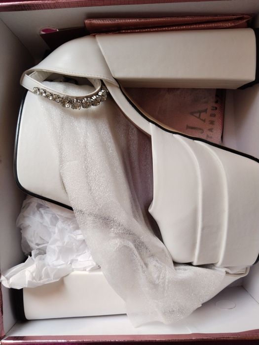 Туфли на высоком каблуке