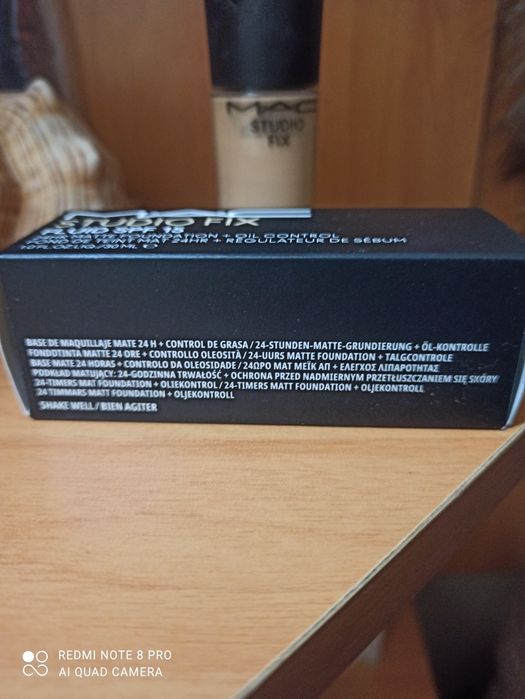MAC Studio Fix Fluid SPF15 24HR Matte Foundation
