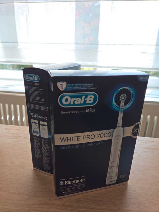 Periuță de dinți *Premium* - Model Braun Oral-B Pro 7000 Smart Series White Bluetooth - Cutie Sigilată
