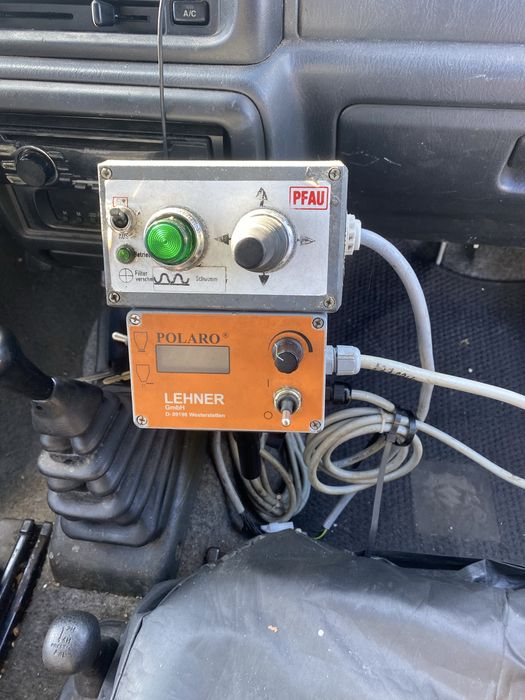 Plug dezapezire hidraulic cu comanda electrica 12V