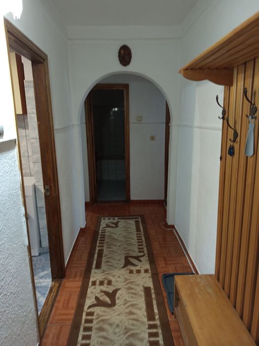Închiriez apartament 2 camere