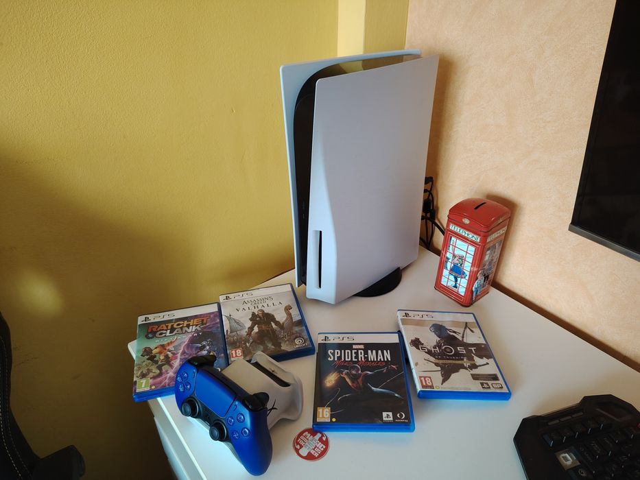 PlayStation 5 + controller + 4 jocuri PS5+încărcător controller– stare