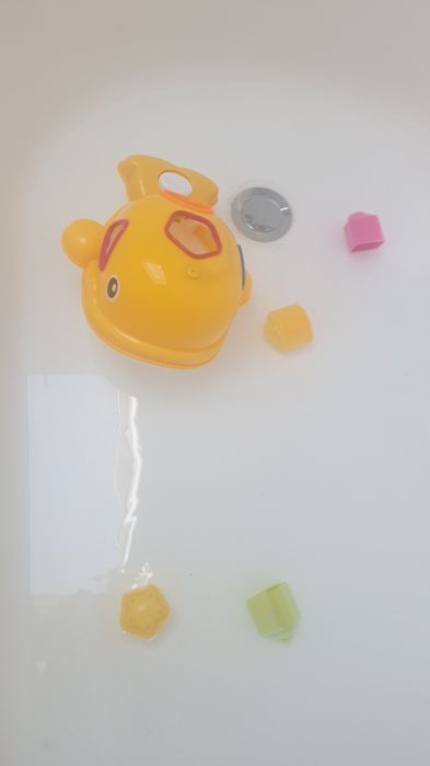 Jucarii baie, forme, plutesc, stropesc