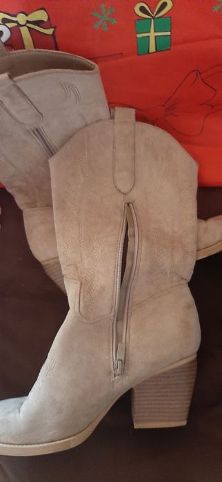 Отлични актуални ботушки