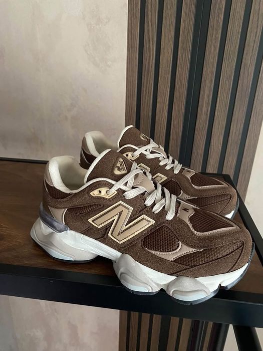 Дамски маратонки New balance 9060, естествен велур.Видове