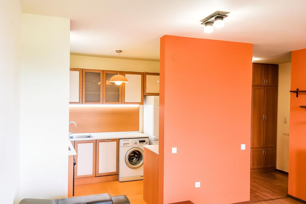 Дава се под наем Двустаен апартамент в Пловдив, Кършияка - 69 кв.м за 317 € - Снимка #1